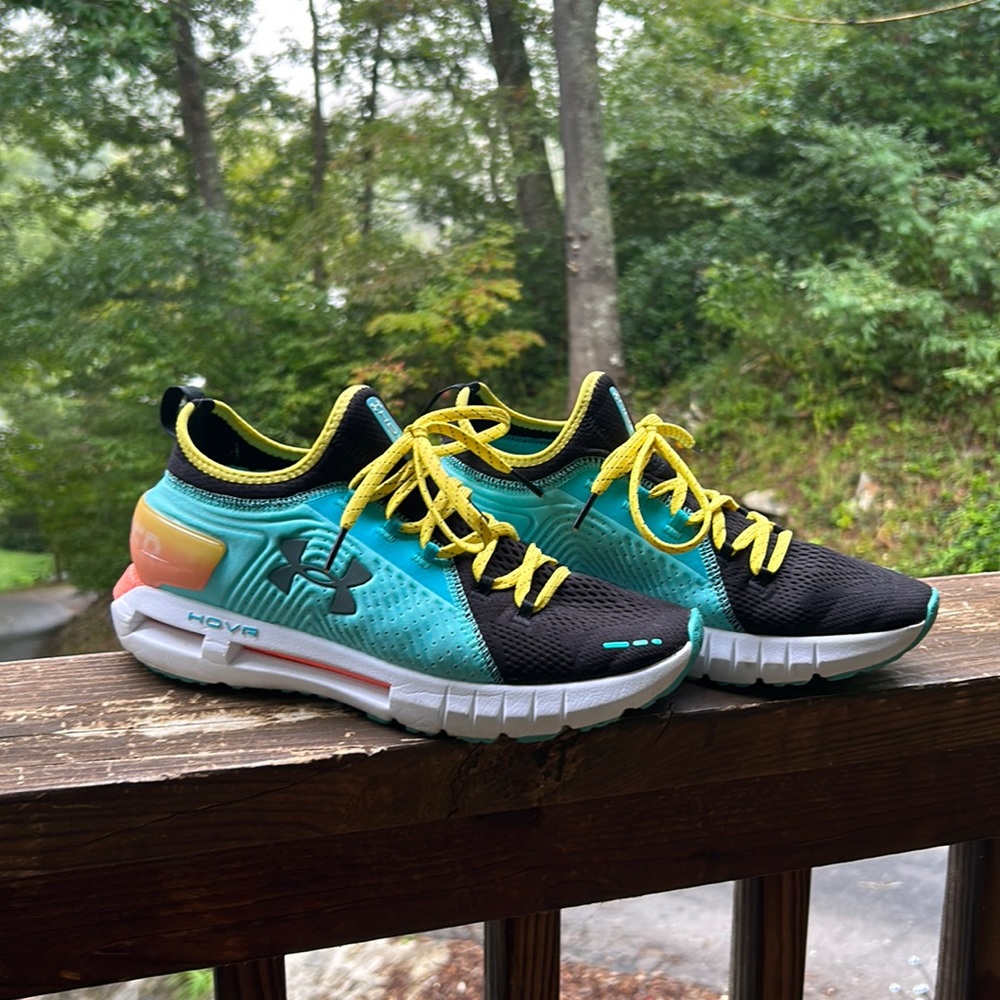 Women’s Under Armour Tennis shoes